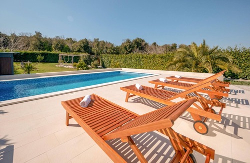 Vinkuran House | Stunning home in Pula