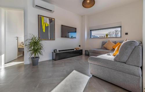 Brgod House | Stunning Home In Reburici, Trget