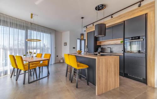 Brgod House | Stunning Home In Reburici, Trget