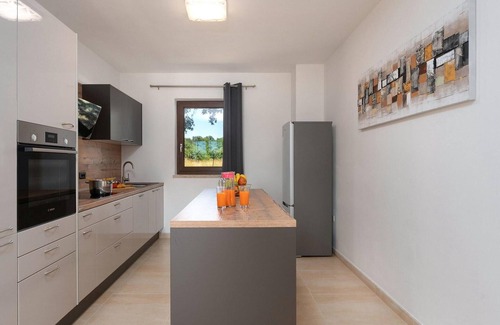 Svetvincenat House | Stunning home in Svetvincenat with WiFi