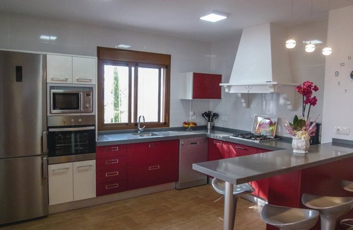 Sayalonga House | Stunning home in Sayalonga with WiFi