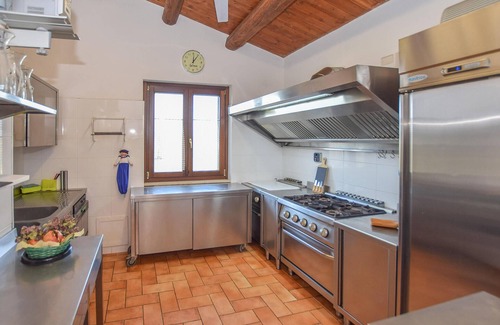 Valentano House | Stunning home in Valentano with kitchen