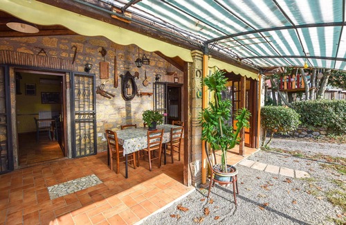 Valentano House | Stunning home in Valentano with kitchen