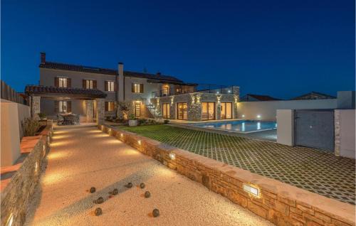 Valtura House | Stunning Home In Valtura