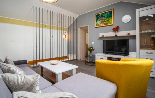 Veli Brgud House | Stunning Home In Veli Brgud With Wifi