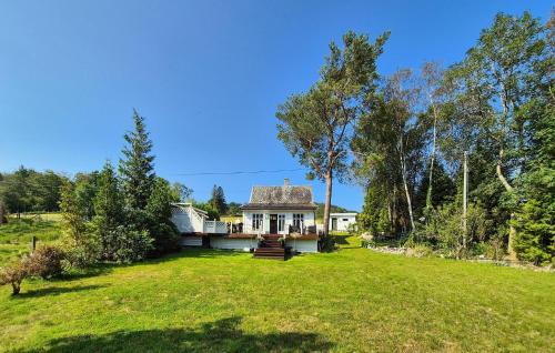 Vikebygd House | Stunning Home In Vikebygd With House A Mountain View