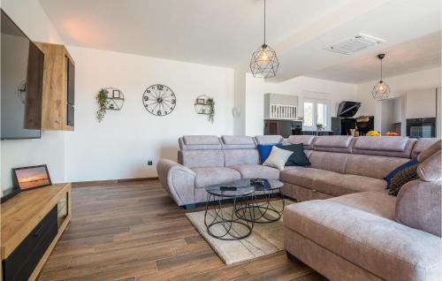 Vrsi House | Stunning Home In Vrsi
