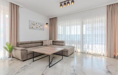 Vrsi House | Stunning Home In Vrsi With Wifi