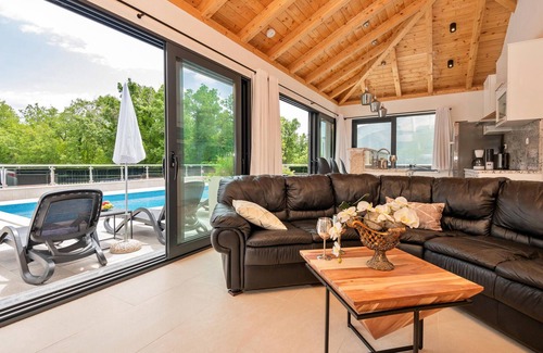 Zagvozd House | Stunning home in Zagvozd