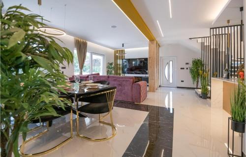 Zagvozd House | Stunning Home In Zagvozd With Sauna