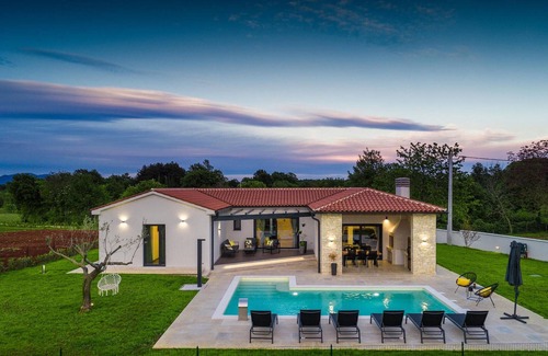 Jurici House | Stunning home in Zminj