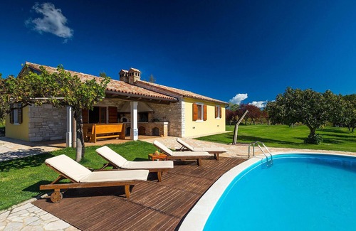 Laginji House | Stunning home in Zminj