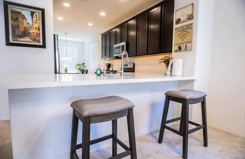 Glendale House | Stunning home less than 3 miles to State Farm stadium great for long term stays!