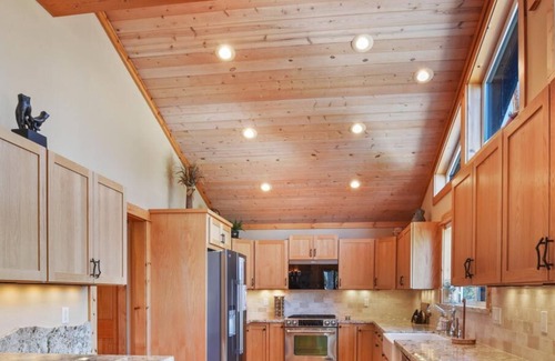 Crystal Bay House | Stunning home retreat with AC (395TU)