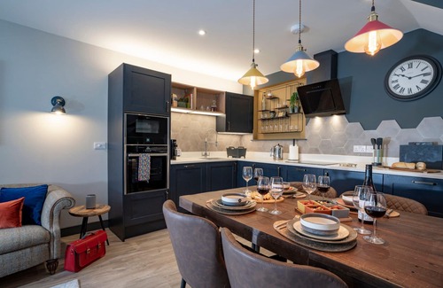 Ambleside House | Stunning Home with Sky TV & Parking by LetMeStay