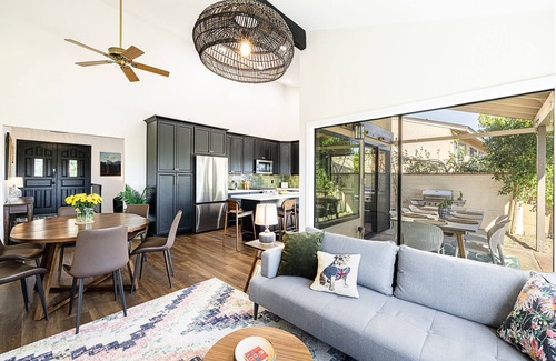 Thousand Oaks House | Stunning hot tub Mountain views, just 30 minutes to Malibu beaches!