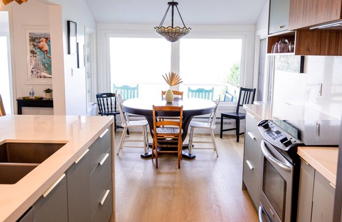 Wellington House | Stunning House on the Water's Edge