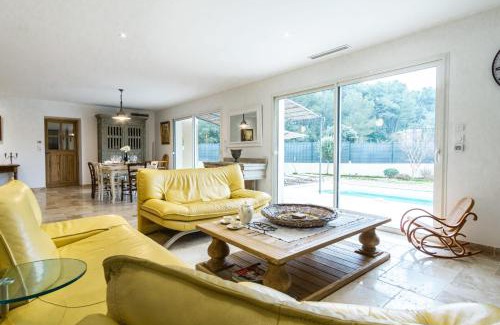 Cheval-Blanc House | Stunning house on the edge of the Luberon