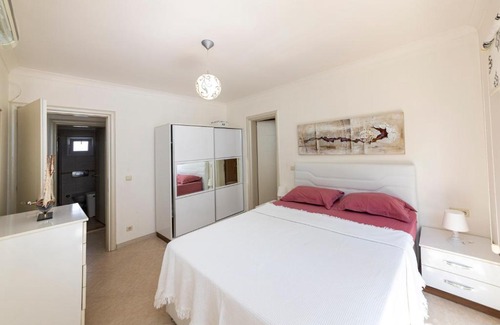 Kadıkale Apartment | Stunning House with Sea View and Shared Pool in Bodrum