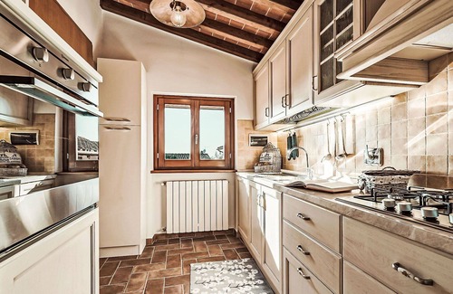 Castiglion Fiorentino Villa | Stunning private villa for 11 people with private pool, A/C, WIFI, TV and patio