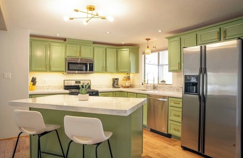 West Sedona House | Stunning Javelina Hideaway with Hot Tub and King Bed