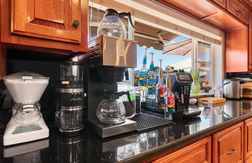 Clear Lake House | ♛ Stunning Lake House Smart Home w/ Boat Dock, Sauna, & Steam Shower + More ♛