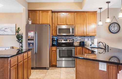 Table Rock Condo | ✨ Stunning Lake View Condo with Balcony & All-Season Sunroom at The Majestic