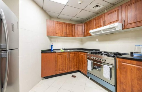 Jumeirah Lake Towers Apartment | Stunning Lake Views 2BR near Metro stn, Dubai Marina & JBR