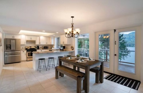 Sudden Valley House | Stunning Lake Whatcom Home - Epic Views and AC!