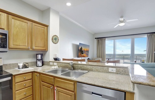 Florida Central Atlantic Coast Condo | Stunning Lakeside Condo minutes to Disney World, Universal Studios, and SeaWorld