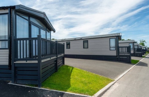 Blackford Ski Chalet | Stunning lodge with one double with en-suite shower and two twin.