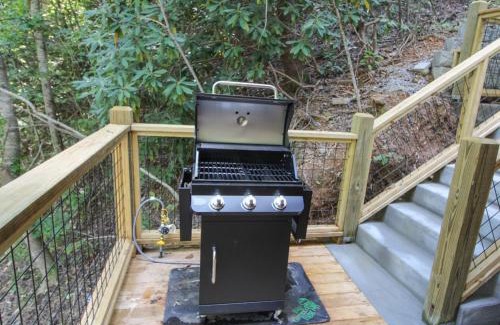 Gatlinburg House | Stunning Lovers Getaway in Gatlinburg,New!Free Tickets 2 Dollywood,Anakeesta,Ziplining,Aquari & More