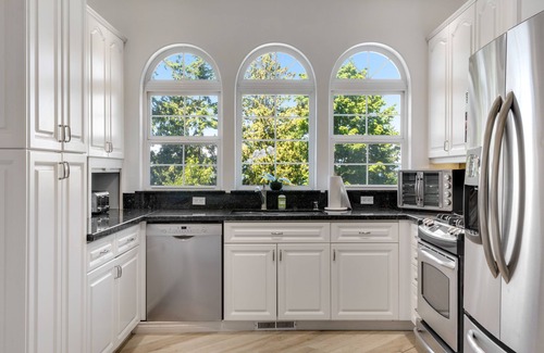 Blaine House | Stunning & luxurious dog-friendly water-view home with private beach access