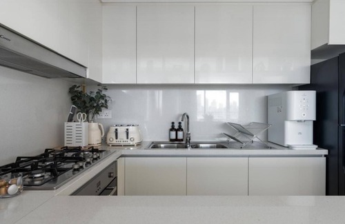 Trade Center Apartment | Stunning Luxury 4br Apartment - Unobstructed Burj Khalifa View - 10 mins to Mall