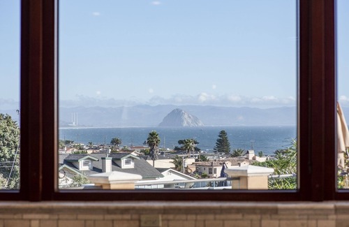 Cayucos House | Stunning Luxury Cayucos Villa with Serene Panoramic Ocean Views