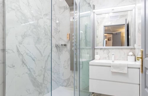 Vauban Apartment | Stunning Marseille Apartment 4, 6 People Air Conditioning Parking