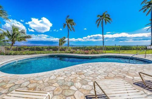 Maalaea Apartment | Stunning Maui Direct Ocean front on the beach, Walk to beach from Condo, Watch Turtles, Whales, AC in all rooms ocean view Pool and Spa
