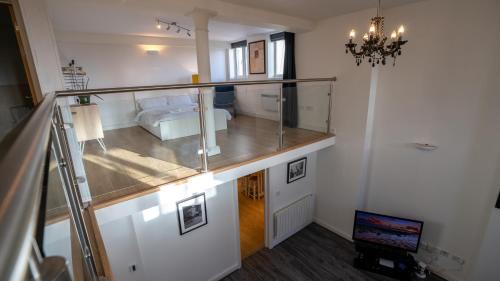 Roath Apartment | Stunning Mezzanine Apartment Near City Centre
