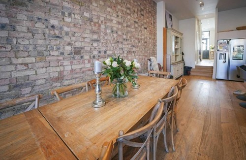 Brent House | Stunning Modern 5-Bed House in Central London
