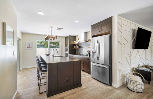 Tropic Palms House | Stunning Modern FL Coastal Getaway, 3 BR in Delray Beach, As Seen on Dwell