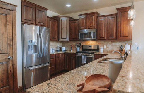 Bozeman Apartment | Stunning Modern Home in the Heart of Bozeman