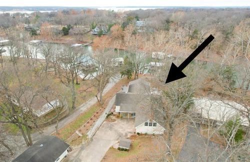 Afton House | Stunning modern lakefront home, boat slip, pool table, huge deck & more!
