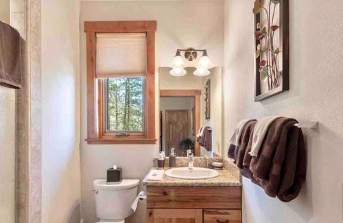 Gold Mountain House | Stunning Modern Mountain Cabin | Privacy | Nakoma Resort | Heat/AC