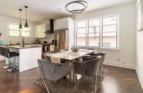 Edgewood House | Stunning Modern New Luxury Home in Atlanta