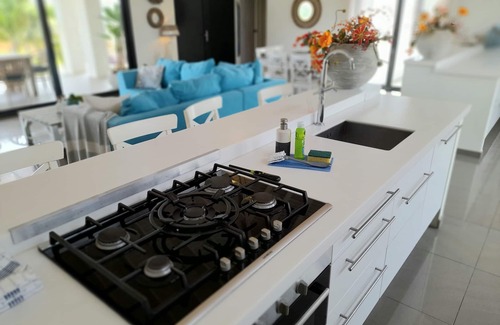 Noord Villa | Stunning Modern Villa - 2 min drive to Palm Beach -private pool - amazing view!