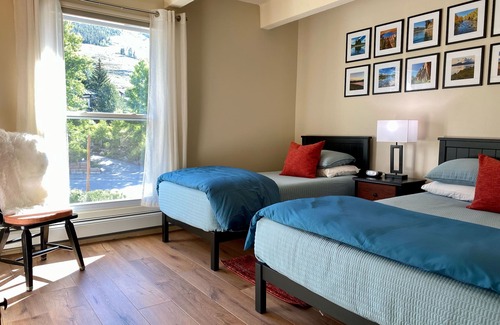 Dillon Condo | Stunning Mountain and Lake Views from updated 2 BR, 2 Bath Lake Dillon Condo