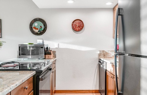 Purgatory House | Stunning Mountain Condo Near the Slopes W/Two Balconies, Mtn Views & WiFi