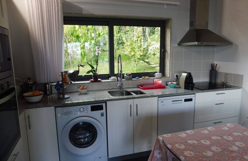Portela House | Stunning Mountain Retreat, with private pool, BBQ, fire pit, Wifi