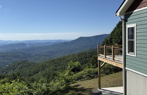 Marion Apartment | Stunning mountain view home in Little Switzerland with large viewing deck