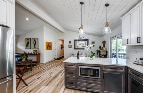 Murphys House | Stunning New Horse and Hare Inn